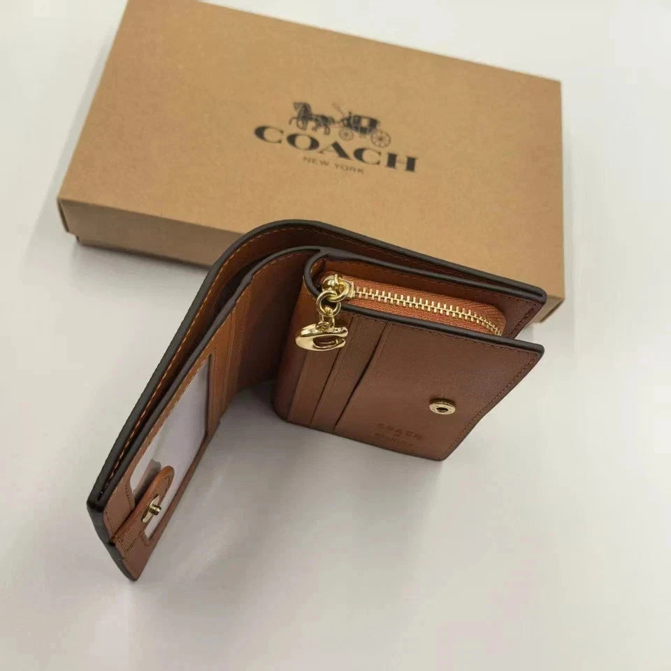 Snap Wallet in Signature Canvas – Snoopy Print Compact Women's Wallet | Coach CBN32